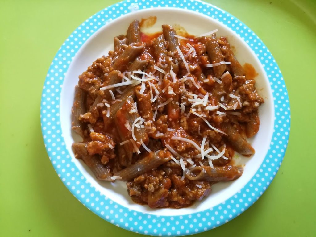 Macarrones de trigo sarraceno a la boloñesa