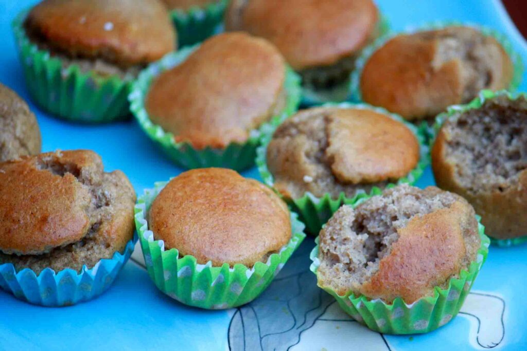 Magdalenas de avena y canela, sin lácteos ni azúcar añadido. Recetas blw