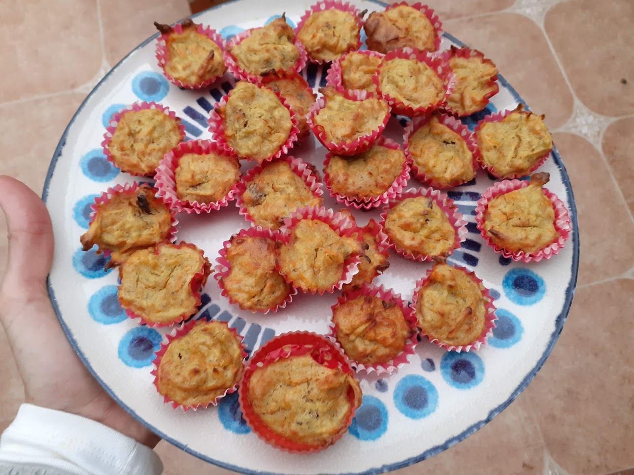 Magdalenas de manzana y zanahoria, receta blw.